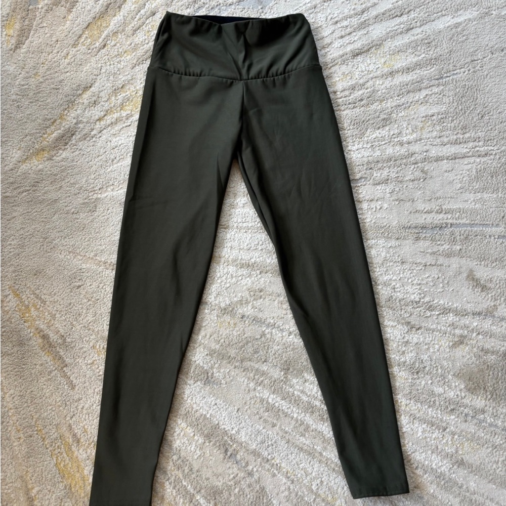 Greater than Sports Green Leggings